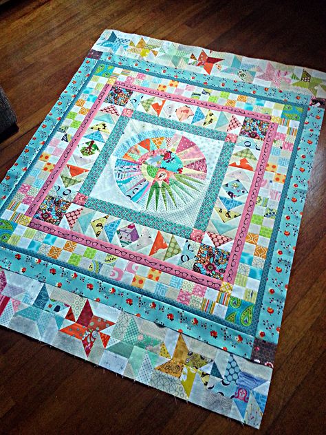 Modern Quilt Guild of Ireland medallion along Medalian Quilts Patterns, Medalian Quilts, Creative Borders, Row Quilts, Medallion Quilts, Quilt Borders, Kids Quilts, Row Quilt, Quilting Blocks