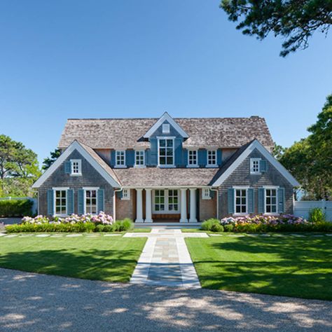 Southern Cape Cod House, Nantucket Style Homes Exterior Cape Cod, Cape Cod Style Exterior, Cap Cod Style Homes Exterior, Cape Cod Bungalow, Cap Cod Style Homes, Cape Cod Style Homes, Colonial Cape Cod, Wadia Associates