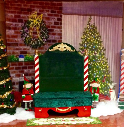 Chair For Santa Pictures, Santa Throne Diy, Grinch Chair Diy, Diy Santa Chair For Pictures, Santa Chair Diy, Santa Chairs, Christmas Bench, Santa Grotto, Christmas Factory