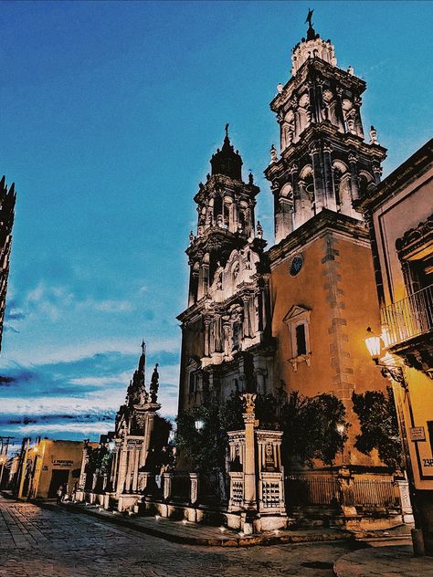 Church located in Jerez, Zacatecas Jerez Zacatecas Mexico, Vsco Pics, Hispanic Aesthetic, Vsco Pictures, Mexico Food, Moon Flower, Quince, Travel Around The World, Travel Around