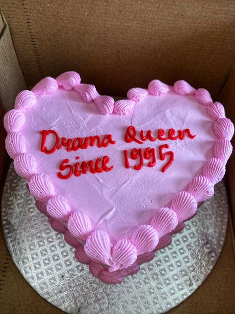 Birthday Cake Ideas Writing, What To Write On A Birthday Cake Funny, Cake For 27th Birthday, Drama Queen Birthday Cake, Cake Birthday Quotes, Funny Birthday Cake Writing, Birthday Cake 28th Girl, Birthday Cake With Quotes, 26th Birthday Cupcakes