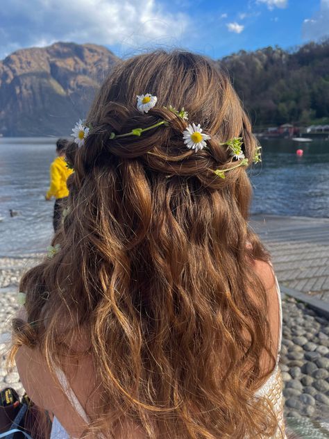 Beauty Mistakes, Hairstyles 2024, Boho Aesthetic, Spring Aesthetic, Spring Vibes, Look Here, Nature Aesthetic, Pretty Hairstyles, Summer Aesthetic