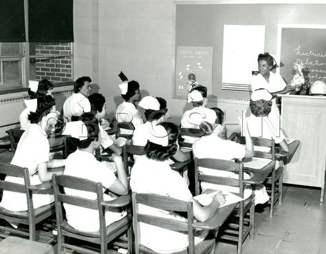 Nursing students in class, Mount Sinai Hospital School of Nursing. Image courtesy of the Barbara Bates Center for the Study of the History of Nursing. Native American Boarding Schools, History Of Nursing, Indian Residential Schools, School Of Nursing, Nebraska State, Mount Sinai, Vintage Nurse, Residential Schools, Nursing Cap