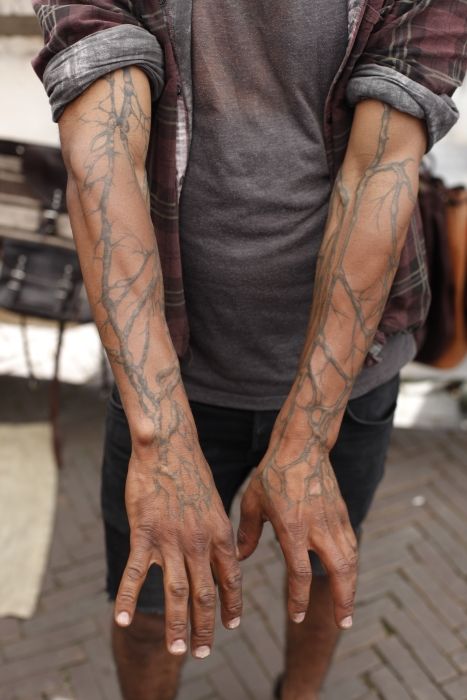 Street Etiquette Voll Arm-tattoos, Anatomical Tattoos, Tree Roots Tattoo, Tree Tattoo Arm, Anatomy Tattoo, Tree Tattoo Men, Roots Tattoo, Wow Photo, Full Arm Tattoos