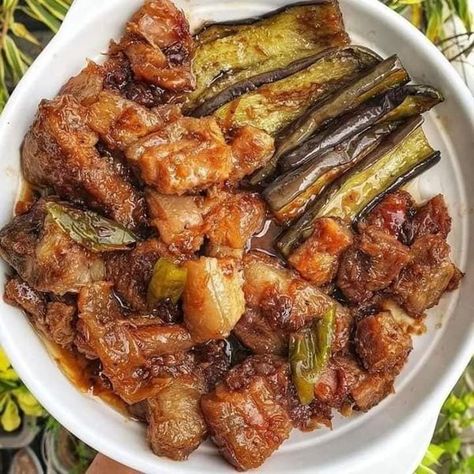 Ron Bilaro Recipes | PORK BINAGOONGAN♡ Pork Liempo Recipe, Talong Recipe, Pork Binagoongan, Filipino Vegetable Recipes, Recipes Pork, Yummy Pasta Recipes, Tasty Pasta, Pork Dishes, Filipino Recipes