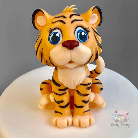 Tiger Fondant, Animal Cupcakes Easy, Clay Tiger, Fondant Unicorn Cake Toppers, Barbie Dress Cake, Sugar Animal, Baby Elephant Cake, Zoo Cake, Deco Cupcake