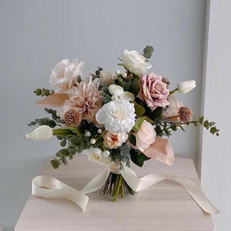 Silk Wedding Bouquet Designs You'll Love | Fake Flowers | Real Touch Romantic Vintage Wedding Flowers, Prenup Bouquet, Eucalyptus And Blush Wedding, Peony Wedding Bouquet Summer, Bridal Bouquet Sizes, Modern Bride Bouquet, Wedding Flowers Dusty Rose, Earth Tone Bouquet, September Wedding Bouquets