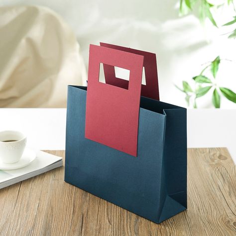 Luxury Paper Bag, Paper Bag Design, Origami Bag, Paper Purse, Blue Crafts, Paper Craft Diy Projects, Bridesmaid Party, Paper Gift Box, Christmas Packaging