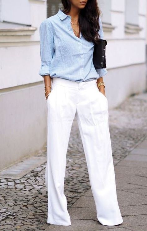 Beachy is one of the best cute summer work outfits for women! #summerworkoutfits #workoutfitswomen #summerworkoutfitsoffice #office #summer #work Witte Jeans Outfit, Fashionable Work Outfits, Casual Chic Outfits, Fashionable Work Outfit, Summer Work Outfits, Business Outfit, Casual Work Outfits, Looks Chic, Inspired Outfits