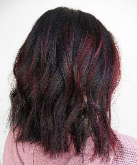 Shoulder Length Choppy Hair, Balayage Hair Extensions, Pink Hair Streaks, Haircuts Curly, Razored Haircuts, Black Red Hair, Curly Haircuts, Hair Streaks, Choppy Hair