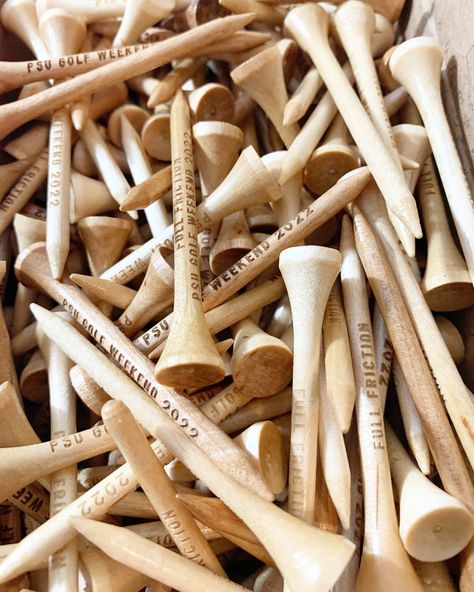 "What a great way to remember that perfect game! Personalize these golf tees as wedding favors, dads birthday, the golf team or tournament, host gifts and party favors. Customize each one! Custom Golf tees are 2-3/4 in a natural wood color Sets of 10, 25, 50, 100 or 300 available under the drop down menu. Or we would be happy to give a quote for a different quantity. - WE WILL NOT ENGRAVE OFFENSIVE OR INAPPROPRIATE TEXT - At Checkout: To purchase this engraved item you need to add them to your c Golf Tournament Gifts Favors, Wedding Golf Tournament, Golf Party Games Adults, Golf Wedding Shower Ideas, Golf Theme Bachelor Party, Golf Hole Sponsor Ideas, Golf Goodie Bag Ideas, Golf Bachelor Party Ideas, Diy Golf Gifts