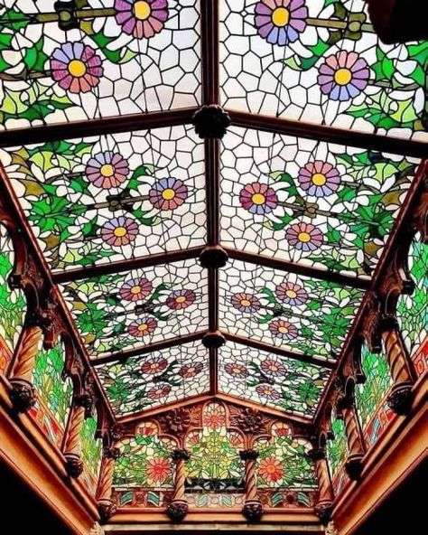 Stained glass ceiling by Jeroni Granell - CASA NAVÁS - Reus, Tarragona, SPAIN Glass Dome Ceiling, Cake Artwork, Stained Glass Dome, Foyer Mirror, Tarragona Spain, Art Deco Stained Glass, Dome Ceiling, Ceiling Art, Picture Boards