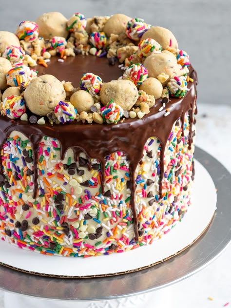 Cookie Dough Cake Filling, Cookie Dough Cake, Vanilla Bean Cakes, Cake Filling, Cake Delicious, Layer Cake Recipes, Chocolate Chip Cake, Cake Layers, Edible Cookies