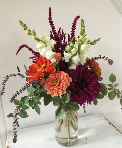 Dahlia Bouquet Vase, Fall Flower Vase Arrangements, Mason Jar Fall Flower Arrangements, Red White Yellow Flower Arrangements, Floral Arrangement Recipe, December Floral Arrangements, October Floral Arrangements, Fall Fresh Flower Arrangements, November Flower Arrangements