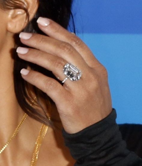 Kim Kardashian Has a New Ring That Looks Exactly Like Her Engagement Ring via… Kim Kardashian Wedding Ring, Kim K Wedding, Wedding Manifestation, Kim Kardashian Engagement Ring, Jewellery Expensive, Kim Kardashian Nails, Kays Engagement Ring, Cheap Diamond Rings, Milky Nails