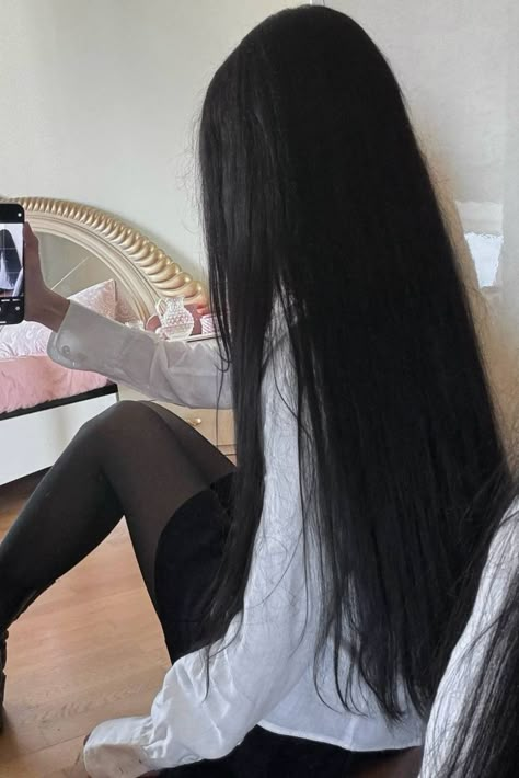 Long Black Hair Aesthetic, Black Hair Bangs, Long Straight Black Hair, Pelo Cafe, Longer Hair Growth, Ulzzang Hair, Black Hair Aesthetic, Straight Black Hair, Girls With Black Hair