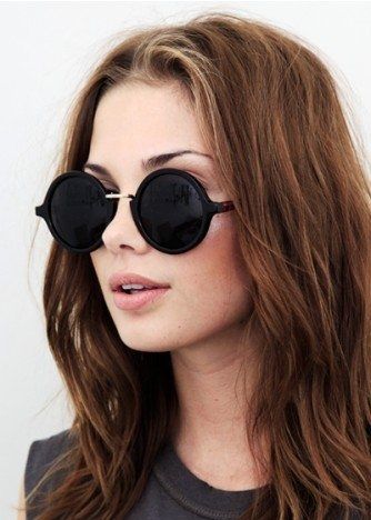 15 Different Styles of Round Sunglasses for Men and Women Vintage Sunnies, Oakley Glasses, Brand Sunglasses, Cheap Sunglasses, Girl With Sunglasses, Handbags Affordable, Vintage Eyewear, Cool Sunglasses, Vintage Sunglasses