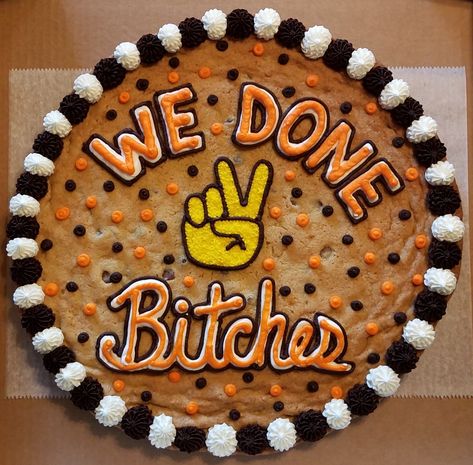 Graduation cookie cake Congratulations Cookie Cake, Cookie Cake Graduation, Graduation Cookie Cake Ideas, Graduation Cookie Cake, Cookie Cake Designs, Cookie Cakes, Giant Cookie, Adult Birthday Cakes, Big Cookie