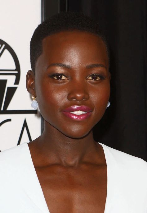 Lupita Nyong'o Bleaching Your Skin, Alissa Ashley, Atomic Blonde, Lupita Nyong'o, Natural Black Women, Bald Women, Bald Head, Cut Her Hair, Bald Heads