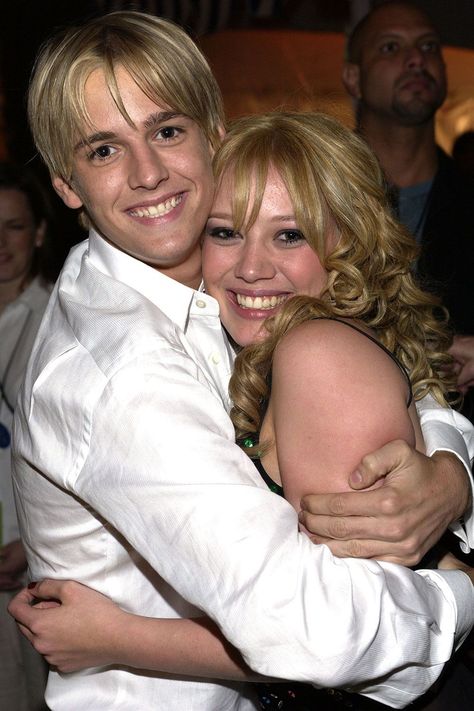 Aaron Carter and Hilary Duff Chris Klein, Lizzie Mcguire Movie, Danielle Fishel, Nick Lachey, Aaron Carter, Ashlee Simpson, Hollywood Couples, Hillary Duff, Nick Carter