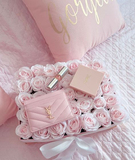 Pink Folder, Spring Aesthetic Wallpaper, Pink Flowers Roses, Trend Tiktok, Tout Rose, Instagram Brand, Aesthetic Girly, Soft Pink Theme, Pink Lifestyle