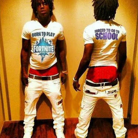 Chief Keef Funny, Chief Keef Pose, Cheif Keef Outfit, Chief Sosa, Rapper And Anime, Gangster Outfit, Love Sosa, Ghost Mountain, Street Style Outfits Casual