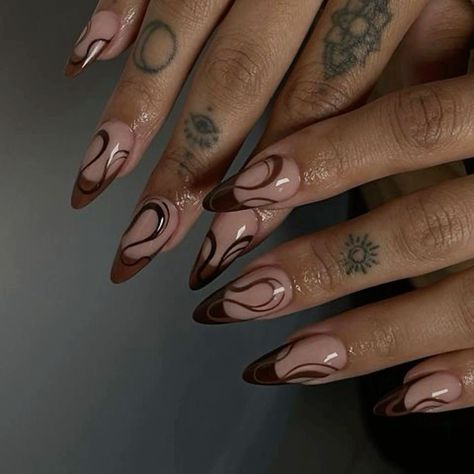 Nails For Beige Dress, Brown Neutral Nails Design, Almond Nails Light Brown, Nail Inspo Almond Minimalist, Gel Almond Nails Ideas, Brown Nails Design Almond, Nail Ideas Beige, Almond Nails Beige, Light Brown Nails Design