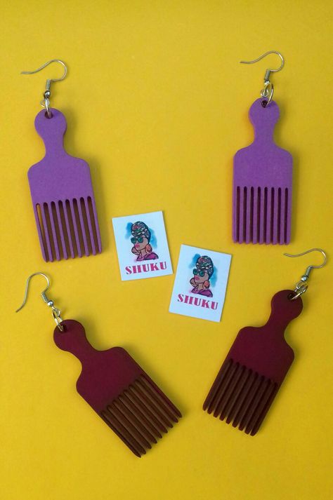 Afrolicious Afro Comb Earrings. Afro Earrings, Afro Comb, Afrocentric Earrings, Diy Magnets, African Jewelry, Jewelry Ideas, Comb, Beaded Jewelry, Magnets