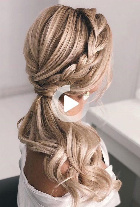 Pony tail hairstyles are so chic and stylish!. Pair it with your beautiful dress, and shook all your guests with your glamorous look! Wedding Ponytail, Easy Trendy Hairstyles, Pretty Ponytails, Tail Hairstyle, Elegant Ponytail, Homecoming Hairstyles Updos, Braided Ponytail Hairstyles, Prom Hairstyles For Long Hair, Homecoming Hair Down