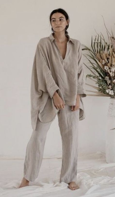 Wool And Linen Outfit, Comfy Linen Outfit, Winter Linen Outfit, Wabi Sabi Fashion, Floral Dress Outfit Summer, Kimono Outfits, Blouse Ideas, Desi Fashion Casual, Trendy Blouse