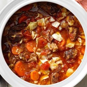 Kielbasa Cabbage Stew Recipe: How to Make It Slow Cooker Oxtail, Sodium Foods, Ox Tail, Oxtail Soup, Salt Recipes, Bisque Recipe, Goulash Recipes, Low Salt, Lobster Bisque