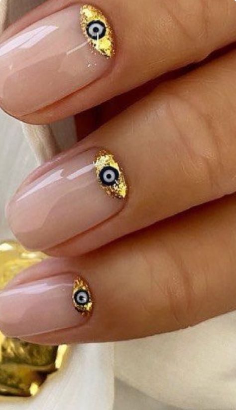 Ojo Turco Nails, Eye Nails Art, Eyes Nails, Trendy Manicure, Evil Eye Nails, Nails Art Ideas, Eye Nail Art, Squoval Nails, Dot Nail Art