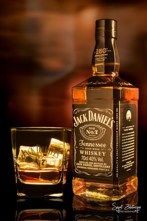 Jack Daniels Aesthetic, Jack Daniel Aesthetic, Jack Daniels Wallpaper, Whiskey Aesthetic, Expensive Whiskey, Expensive Champagne, Jack Daniels Bottle, Jack Daniel's Tennessee Whiskey, Whisky Drinks