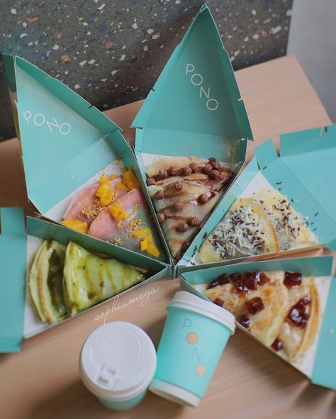 Crepe Box Packaging, Crepes Restaurant Design, Crepe Business Ideas, Crepe Cafe Design, Crepes Business, Creperie Design Ideas, Crepe Catering, Crepe Packaging, Creperia Ideas