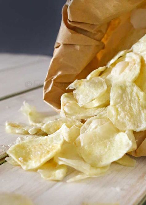 These Homemade Potato Chips are so easy to make. Just potatoes, salt & your microwave is all you need. No oil, better for you, simple & so delicious too. Homemade Potato Chips, Gluten Free Snacks Healthy, Healthy Potatoes, Easy Potato Recipes, Gluten Free Snacks, Free Snacks, Healthy Homemade, Potato Chips, Perfect Food