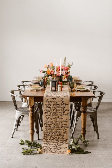 Holiday Table Inspiration, Southwestern Wedding, Wedding Table Themes, Try Not To Smile, Tafel Decor, Reception Chair, Table Inspiration, Boho Wedding Decorations, Table Set Up