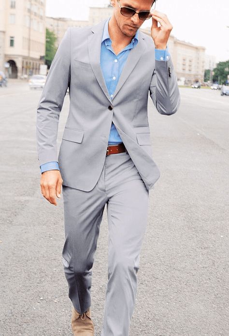 männer fashion ideen hellgrauer anzug mit blauem hemd gürtel in braun beige schuhe samt Parka Outfit, Light Grey Suits, Preppy Summer Outfits, Mens Fashion Blog, Best Mens Fashion, Sharp Dressed Man, Summer Suits, Gray Suit, Desert Boots