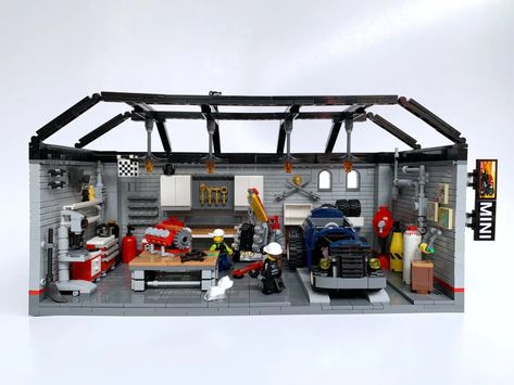 Lego Car Garage Ideas, Lego Car Garage, Lego Room Ideas, Car Showroom Interior, Lego Factory, Lego Christmas Village, Classic Car Garage, Garage Car, Man Cave Room