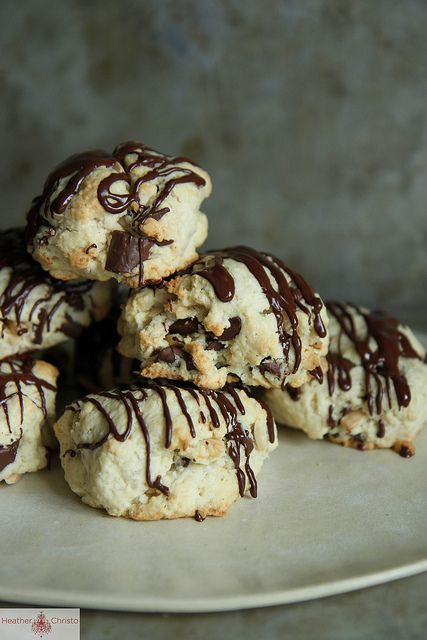 Almond Joy Scones by Heather Christo, via Flickr Recipe Desert, Sweet Scones, Scone Recipes, Scones Ingredients, Bake Goods, Breakfast Sweets, Almond Joy, Allergy Free Recipes, Awesome Food