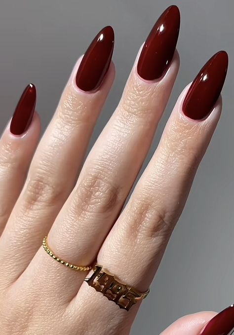 Minimal Holiday Nails, Cherry Red Nails Almond, Dark Red Nails Design, July Nails Ideas, Red Nails Design, Jay Aesthetic, Monty Jay, Kathak Dance, Uñas Ideas