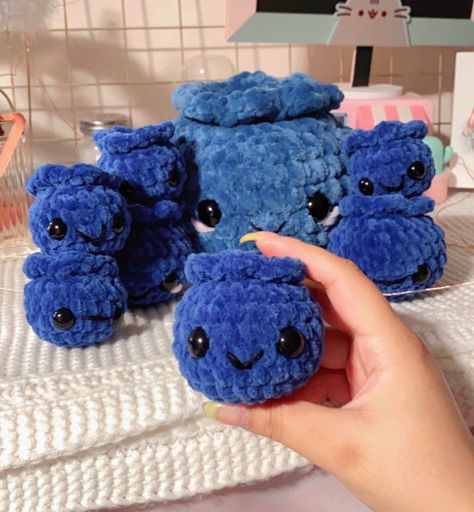 Small Easy Crochet Plushie, Small Blue Crochet Projects, Cute Crochet Plushie Ideas, Blue Crochet Ideas, Blueberry Plush, Blueberry Crochet, Crochet Blueberry, Toys Quotes, Lion Crochet