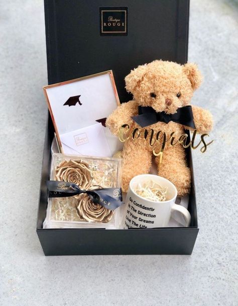 Graduation gift box: Affordable graduation gifts Graduation mugs Graduation roses Graduation teddy bear Graduation picture frames Graduation gifts box Diy graduation gifts Teddy Bear Graduation, Graduation Basket, Graduation Teddy Bear, Graduation Flower Bouquet, Bouquet Graduation, Graduation Picture Frames, Soft Princess, Graduation Box, Theme Baskets