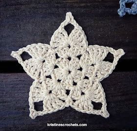 KristinesCrochets : Crochet Granny Stitch Star - Free Pattern Crochet Shapes, Xmas Crochet, Snowflake Diy, Crochet Star Patterns, Crochet Granny Stitch, Crochet Christmas Ornaments Free, Crochet Snowflake, Granny Stitch, Crochet Snowflake Pattern