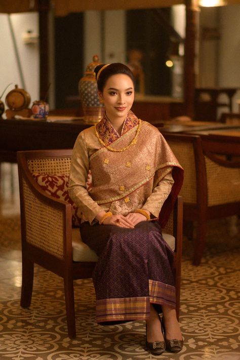 Laos Dress, Lao Dress, Laos Wedding, Laos Clothing, Thai Fashion, Ancient Chinese Clothing, Traditional Dresses Designs, Thai Traditional Dress, National Dress