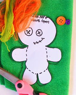 Diy Voodoo Dolls, Doll Patterns Free Sewing, Doll Free Pattern, Felt Monster, Dammit Doll, Felt Craft Projects, Doll Patterns Free, Wind Blowing, Sock Dolls