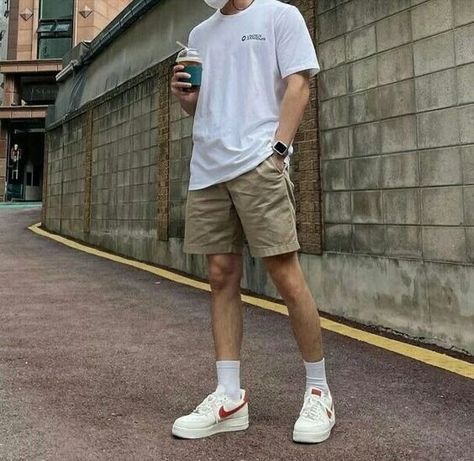 Mens Trendy Outfits Fashion Ideas, Soft Boy Outfits Summer, Mens Indowestern Outfits, Date Outfits Casual, Khaki Shorts Outfit, First Date Outfit Ideas, Italy Vacation Outfits, Outfit Ideas Date Night, Outfit Ideas Date