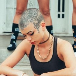 Shaved Head Girl, Bald Tattoo, Bald Head Tattoo, Scalp Tattoo, Girls With Shaved Heads, Bald Head Women, Shaved Head Women, Rap Video, Bald Girl