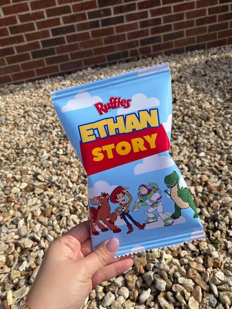 PaperArtbyMila - Etsy Custom Chip Bags, Chips Bags, Story Birthday, Toy Story Birthday Party, Character Images, Toy Story Birthday, Toy Story Party, Disney Party, Chip Bags