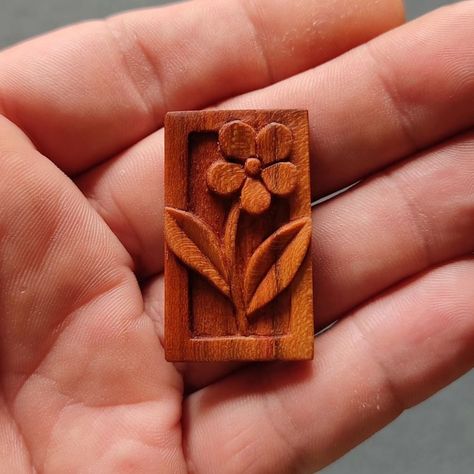 Wittling Aesthetic, Small Stone Carving Ideas, Things To Whittle, Xcarve Projects Ideas, Wood Carving Gift Ideas, Wood Carving Gifts, Miniature Wood Carving, Things To Carve Out Of Wood, Simple Wood Carving Ideas For Beginners