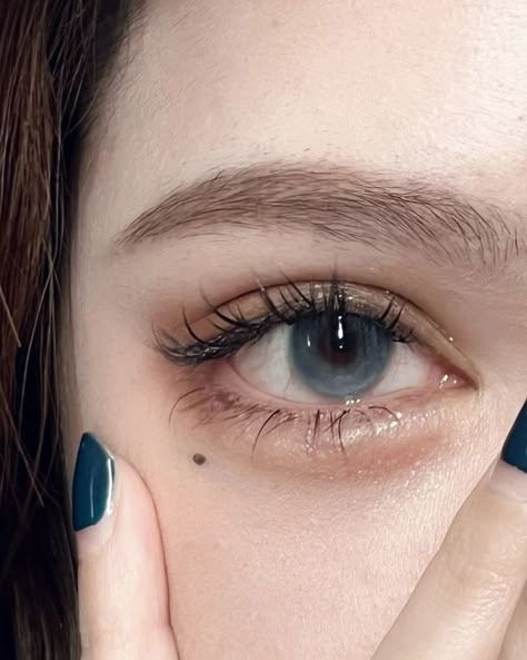 Mole Under Eye Aesthetic, Face Moles Aesthetic, Moles On Face, Fake Makeup, ماثيو ماكونهي, Eyes Aesthetic, Beautiful Eyes Color, Cute Quick Hairstyles, Makeup Tut